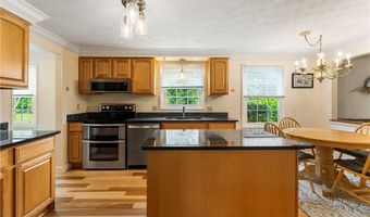 3827 Nautilus Trl, Aurora, OH 44202