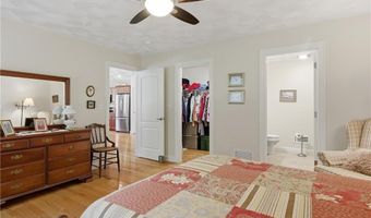 72 Country Meadow Ln, Glocester, RI 02814