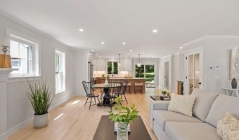 42 Hillside Ave, Bedford, MA 01730