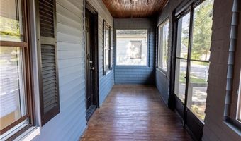 32 Sykes St, Warwick, RI 02886