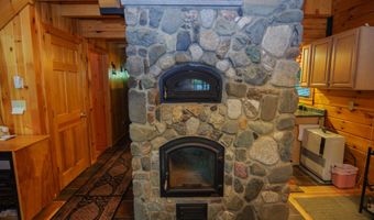 123 Richards Ln, Abbot, ME 04406