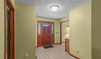 13 Sunnyside Dr, Cumberland, RI 02864