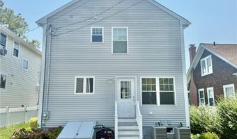 52 Bedlow Ave, Newport, RI 02840