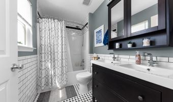 1692 Enclave Ln, Ann Arbor, MI 48103