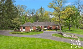 1585 River Oaks Dr SE, Ada, MI 49301