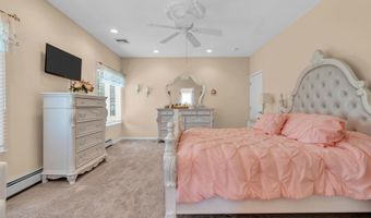 490 Arlington Ave S, Bayville, NJ 08721