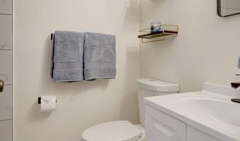 5340 HOLMES RUN Pkwy 516, Alexandria, VA 22304