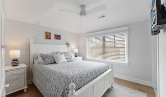 253 35th St, Avalon, NJ 08202