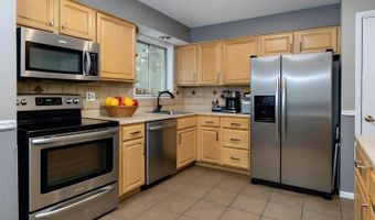 67 Cedar Tree Dr, Alloway, NJ 07422