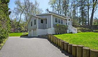 28 Alan Rd, Danbury, CT 06810