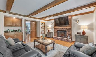 14 Hampton Ct, Algonquin, IL 60102