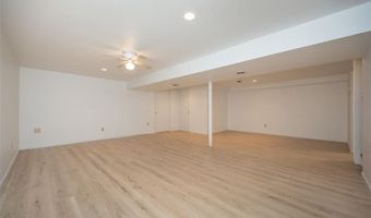 119 Smith Dr, Ballwin, MO 63011