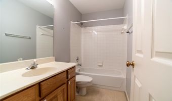 570 Castle Ridge Dr, Ballwin, MO 63021