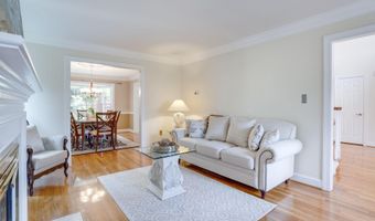 4918 SUNSET Ln, Annandale, VA 22003