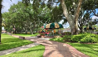208 CENTER St, Auburndale, FL 33823