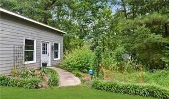 585 Lee Dr, Acworth, GA 30102