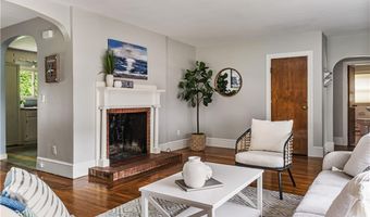 6 Ansonia Ave, Bristol, RI 02809