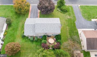 28 STATEN Dr, Hockessin, DE 19707
