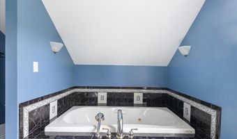 34 Goldsbury Woods Rd, Barre, VT 05641
