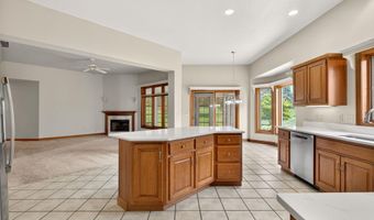 1908 Bent Tree Ct, Auburn, IN 46706