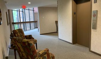 6302 Mineral Point Rd 303, Madison, WI 53705