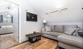 206 New Rd, Avon, CT 06001