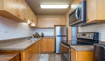 33 HUALALAI St 310, Hilo, HI 96720