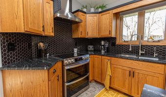 574 Pleasant View Dr NW, Alexandria, MN 56308