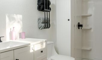 303 N Hudson Ave, Aurora, MO 65605