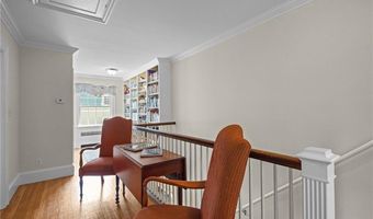 60 Ayrault St, Newport, RI 02840
