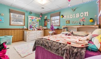 11 Linda Ln, Aberdeen, SD 57401