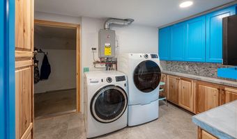 800 COUNTY ROAD 123, Bedford, WY 83112