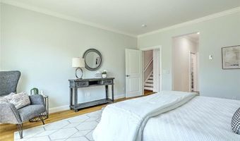 20 Kettle Point Ave, East Providence, RI 02914