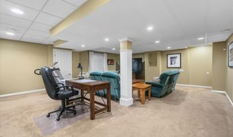 4020 Bunker Hill Dr, Algonquin, IL 60102