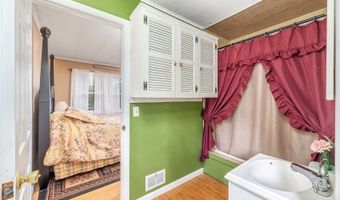 15 Lake Wallkill Rd, Alloway, NJ 07461