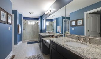 705 N Kaspar Ave, Arlington Heights, IL 60004
