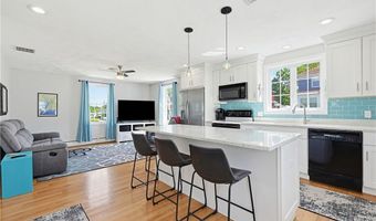 9 Doran Ave, Bristol, RI 02809