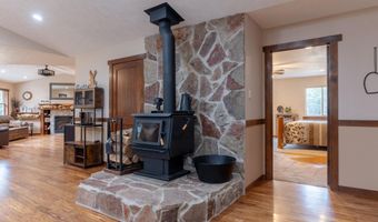 10570 E FAR CRY Rd, Athol, ID 83801