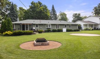 2601 S GREENVIEW St, Appleton, WI 54915