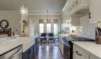135 Calvin Dr, Wolfforth, TX 79382