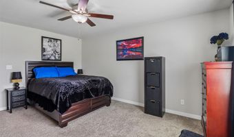 810 NE Meadow Landing Dr, Ankeny, IA 50021