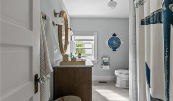 43 Sherman St, Newport, RI 02840