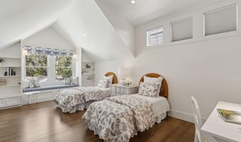 357 12TH St, Atlantic Beach, FL 32233