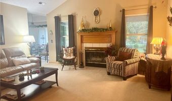 8 Merritt Dr, Bella Vista, AR 72714