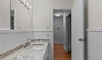401 Bellevue Ave 214, Newport, RI 02840
