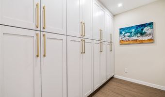 7211 Aipo Pl, Honolulu, HI 96825