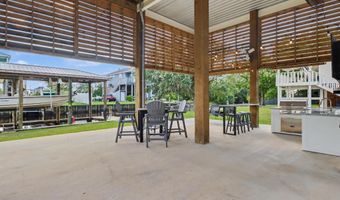 4059 Robin St, Bay St. Louis, MS 39520