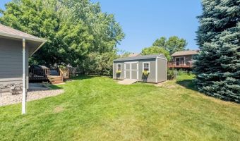 208 W Chapelwood Dr, Brandon, SD 57005