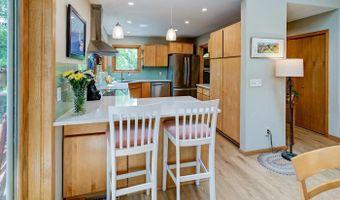 2877 Glacier Valley Rd, Fitchburg, WI 53711