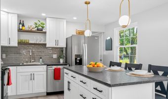 205 Linkensmith Dr, Anna, OH 45302